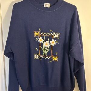 Vintage sweatshirt with floral embroidery